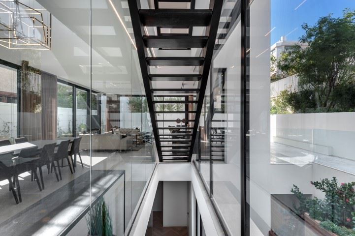Private house קמחי דורי - עיצוב תאורת המדרגות בבית פרטי
